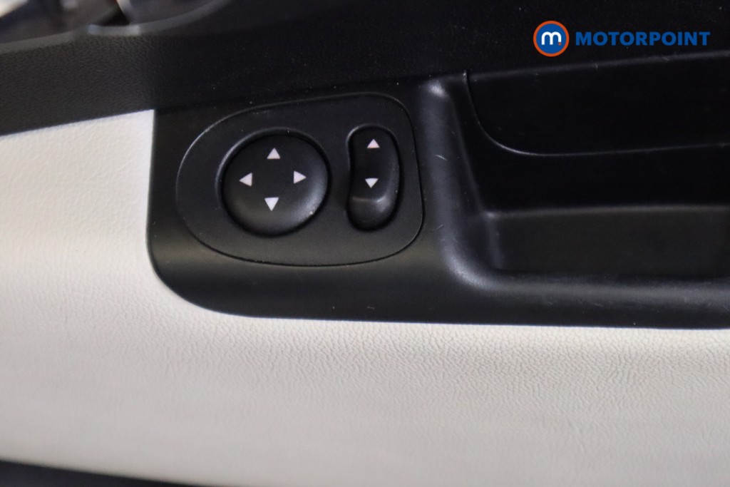 Fiat 500 Dolcevita Manual Petrol-Electric Hybrid Hatchback - Stock Number (1556883) - 13th supplementary image