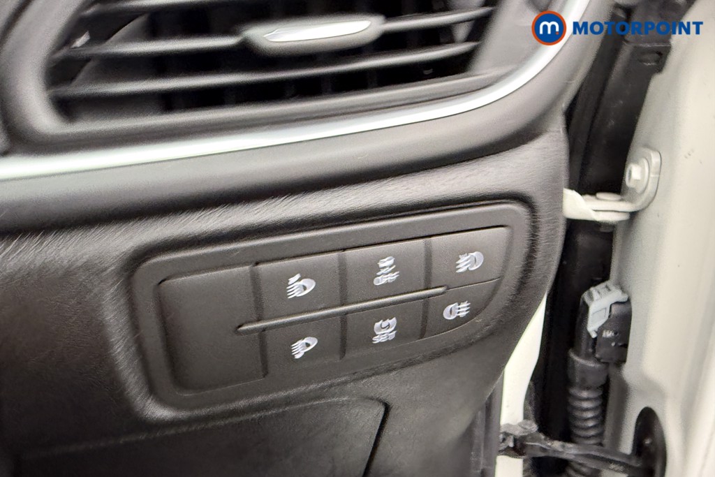 Fiat Tipo Cross 1.0 5Dr Manual Petrol Hatchback - Stock Number (1557418) - 14th supplementary image