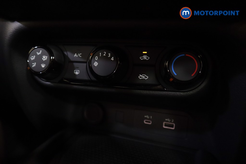 Nissan Juke Acenta Premium Automatic Petrol SUV - Stock Number (1558834) - 15th supplementary image