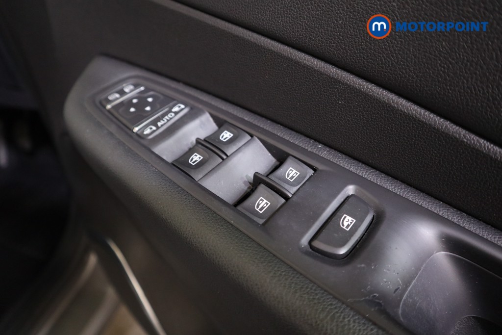 Renault Captur Dynamique Nav Manual Petrol SUV - Stock Number (1559244) - 9th supplementary image