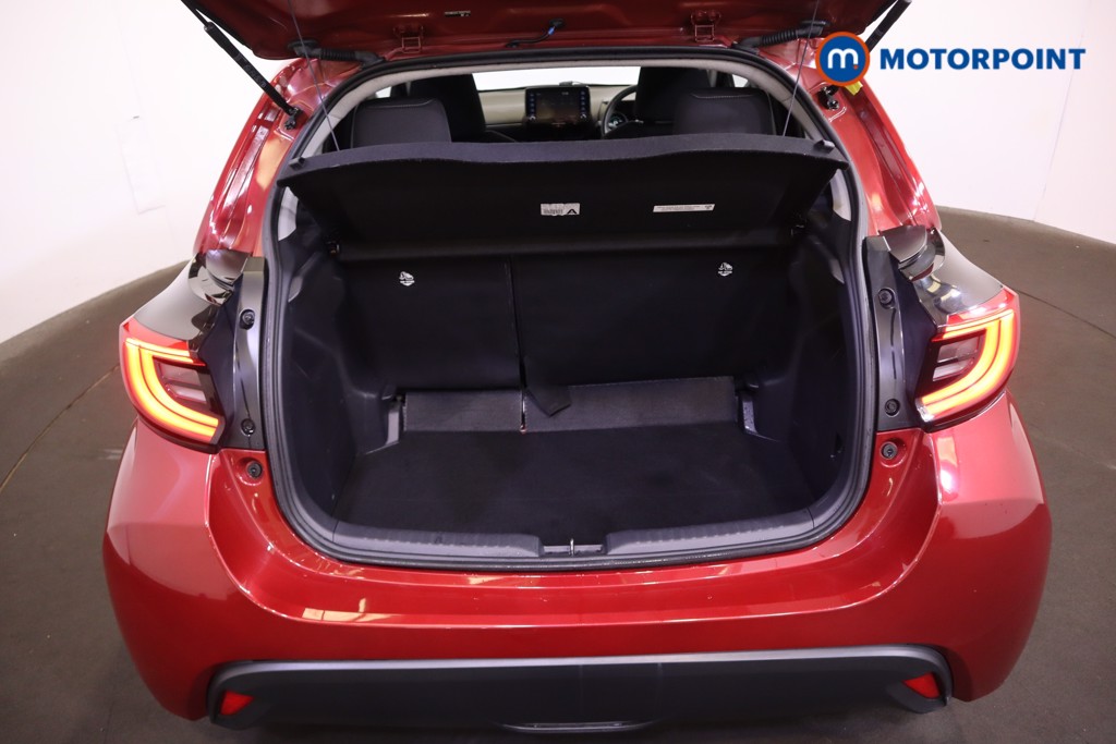 Toyota Yaris Design Automatic Petrol-Electric Hybrid Hatchback - Stock Number (1559968) - 8th supplementary image
