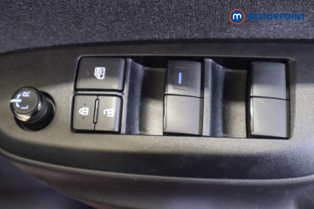 Toyota Yaris Design Automatic Petrol-Electric Hybrid Hatchback - Stock Number (1559968) - 13th supplementary image