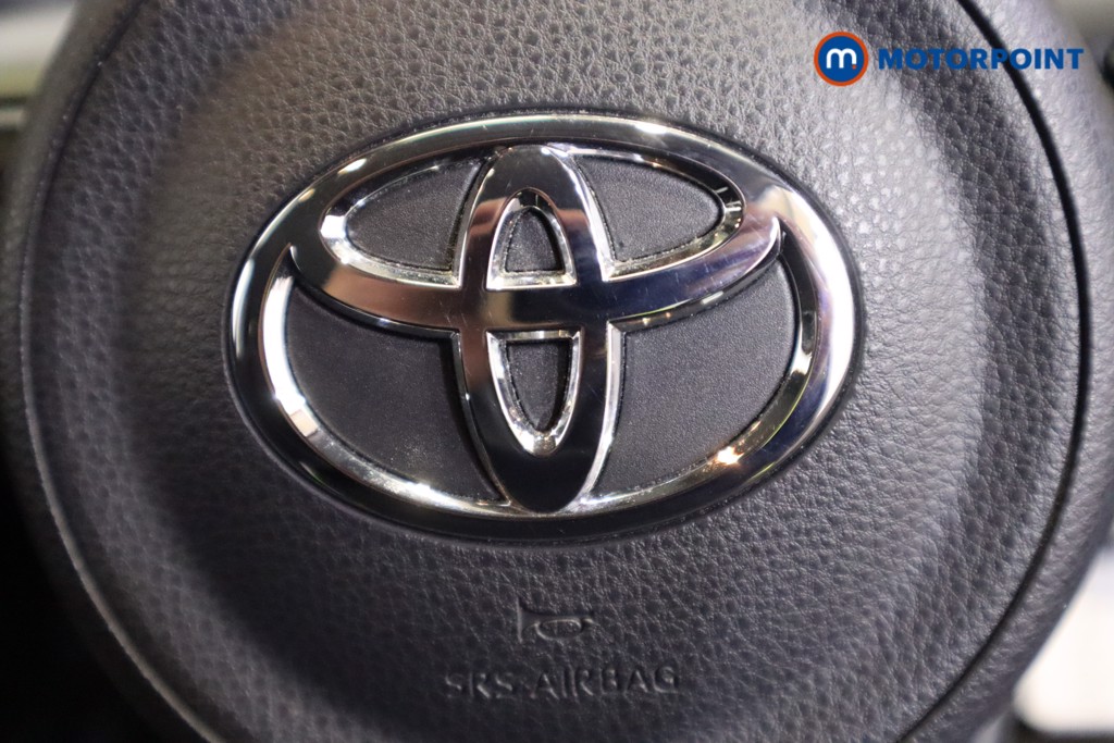 Toyota Yaris Design Automatic Petrol-Electric Hybrid Hatchback - Stock Number (1559968) - 16th supplementary image
