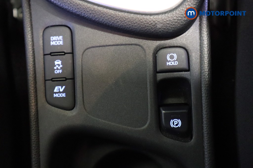 Toyota Yaris Design Automatic Petrol-Electric Hybrid Hatchback - Stock Number (1559968) - 19th supplementary image
