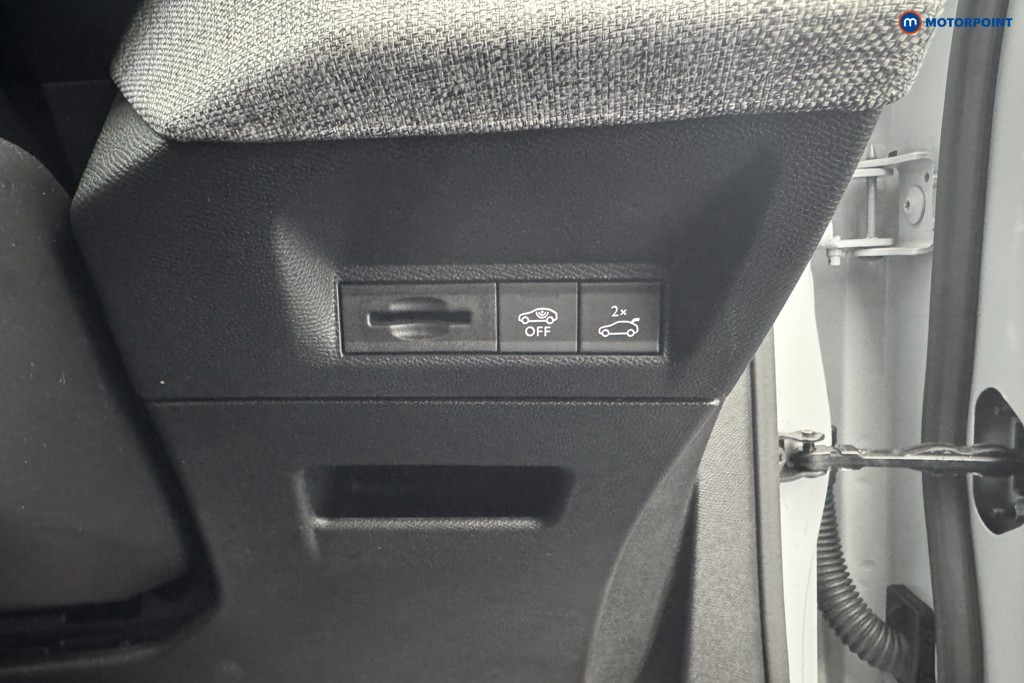 Peugeot 3008 GT Automatic Electric SUV - Stock Number (1560540) - 13th supplementary image