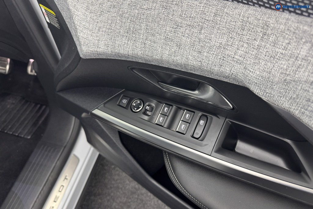 Peugeot 3008 GT Automatic Electric SUV - Stock Number (1560540) - 16th supplementary image