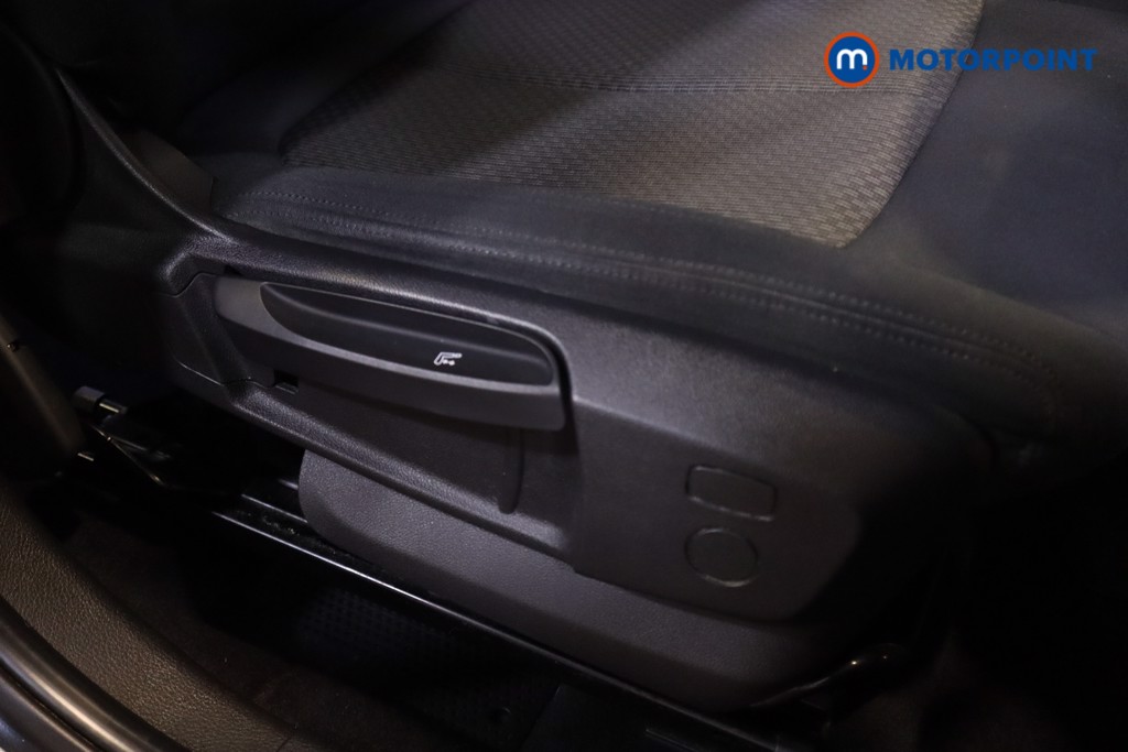 BMW 2 Series SE Manual Petrol People Carrier - Stock Number (1561747) - 8th supplementary image