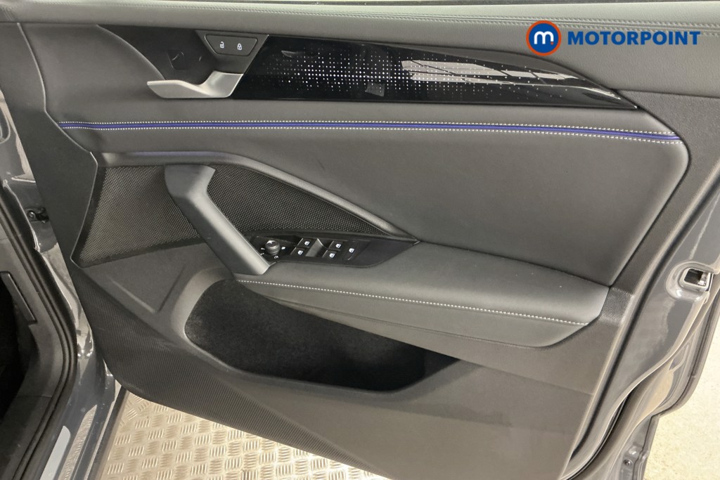 Volkswagen Tiguan R-Line Automatic Diesel SUV - Stock Number (1561928) - 23rd supplementary image