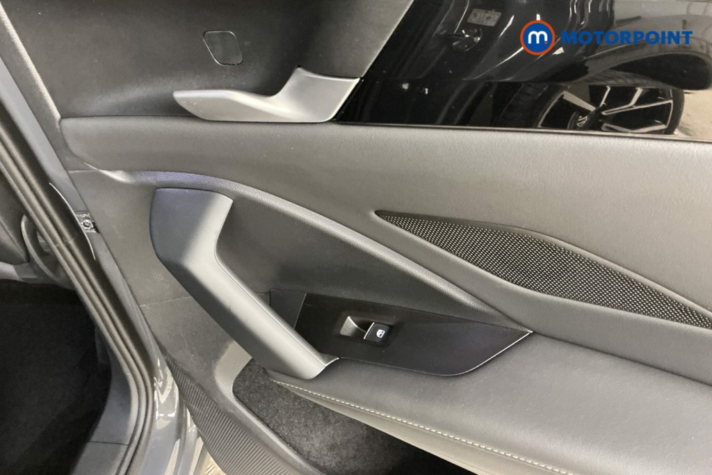 Volkswagen Tiguan R-Line Automatic Diesel SUV - Stock Number (1561928) - 27th supplementary image
