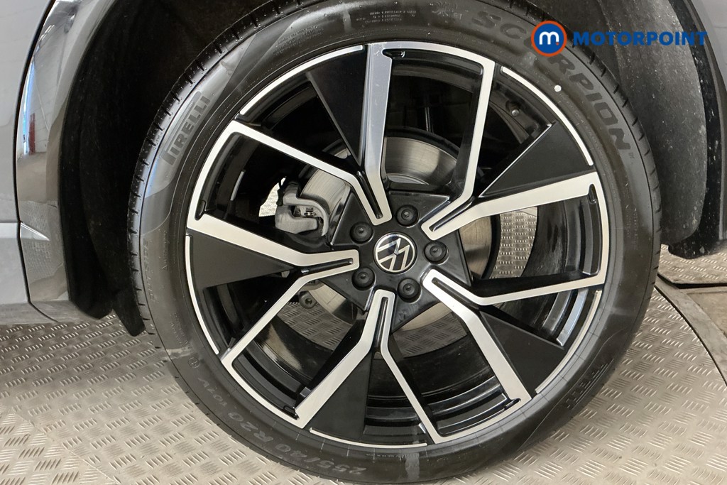 Volkswagen Tiguan R-Line Automatic Diesel SUV - Stock Number (1561928) - 38th supplementary image