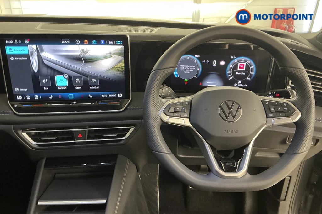Volkswagen Tiguan R-Line Automatic Diesel SUV - Stock Number (1561928) - 1st supplementary image