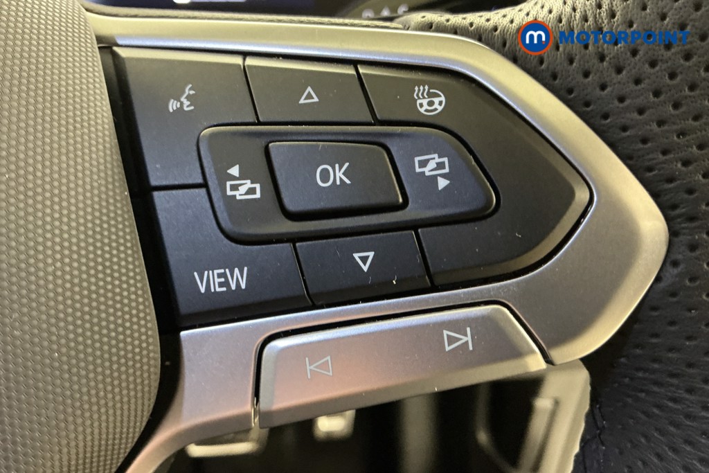 Volkswagen Tiguan R-Line Automatic Diesel SUV - Stock Number (1561934) - 20th supplementary image