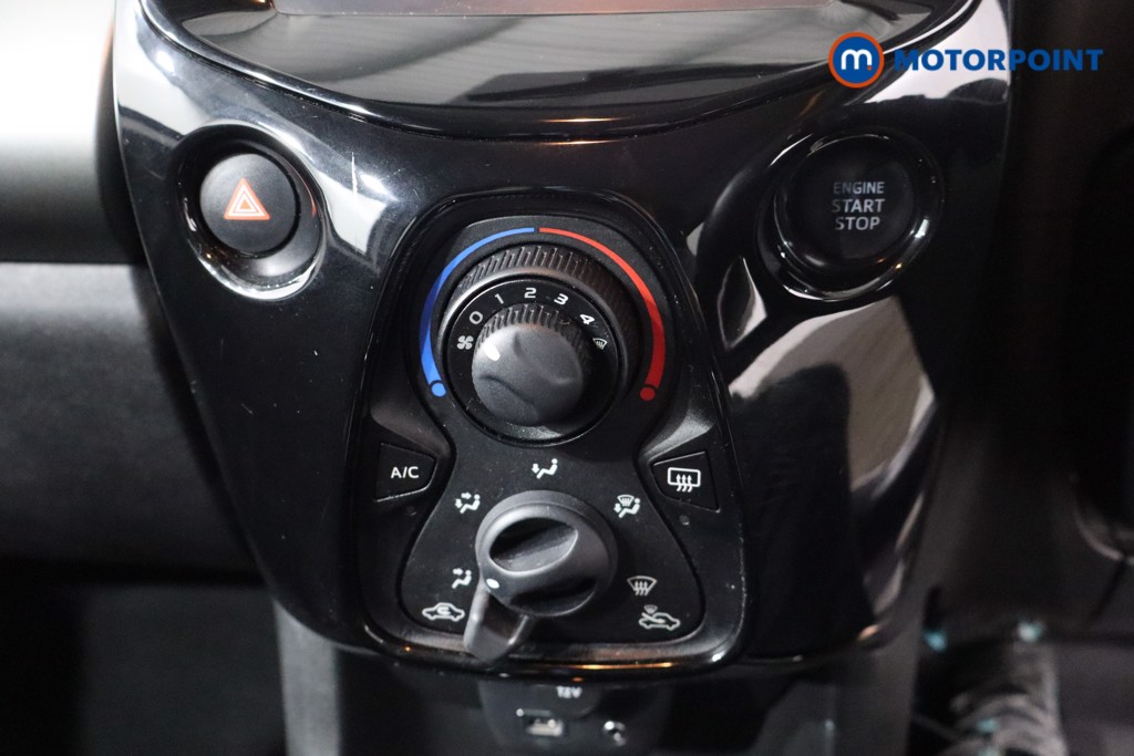 Peugeot 108 Allure Manual Petrol Hatchback - Stock Number (1562863) - 15th supplementary image