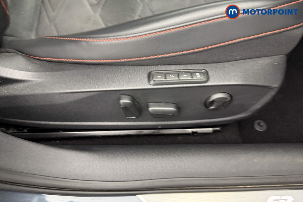 Seat Leon Fr Sport Manual Petrol Estate - Stock Number (1562899) - 17th supplementary image