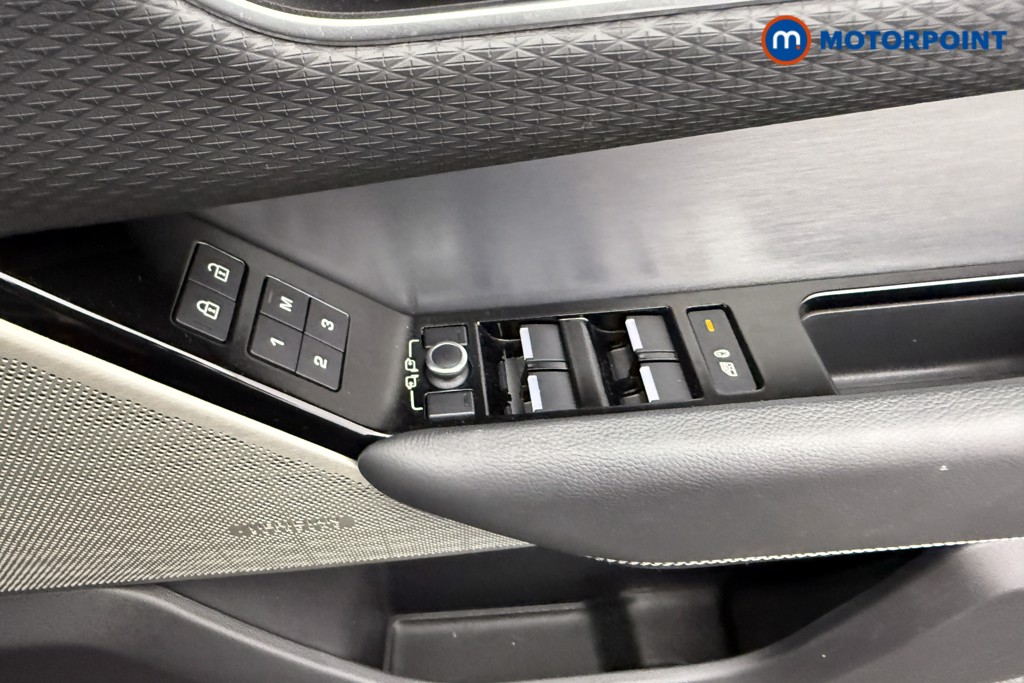 Land Rover Range Rover Velar R-Dynamic Se Automatic Petrol SUV - Stock Number (1562926) - 15th supplementary image