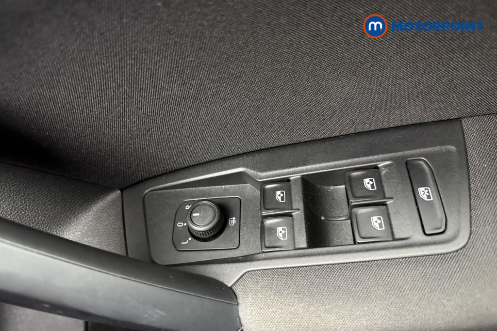 Volkswagen Tiguan Life Manual Petrol SUV - Stock Number (1563455) - 17th supplementary image