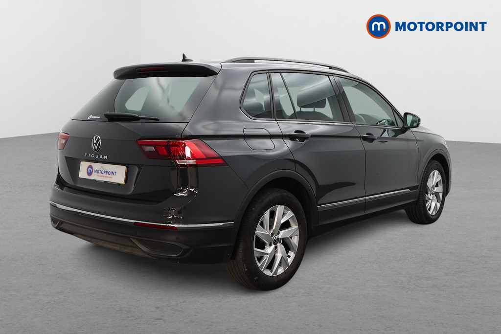Volkswagen Tiguan Life Manual Petrol SUV - Stock Number (1563455) - Drivers side rear corner
