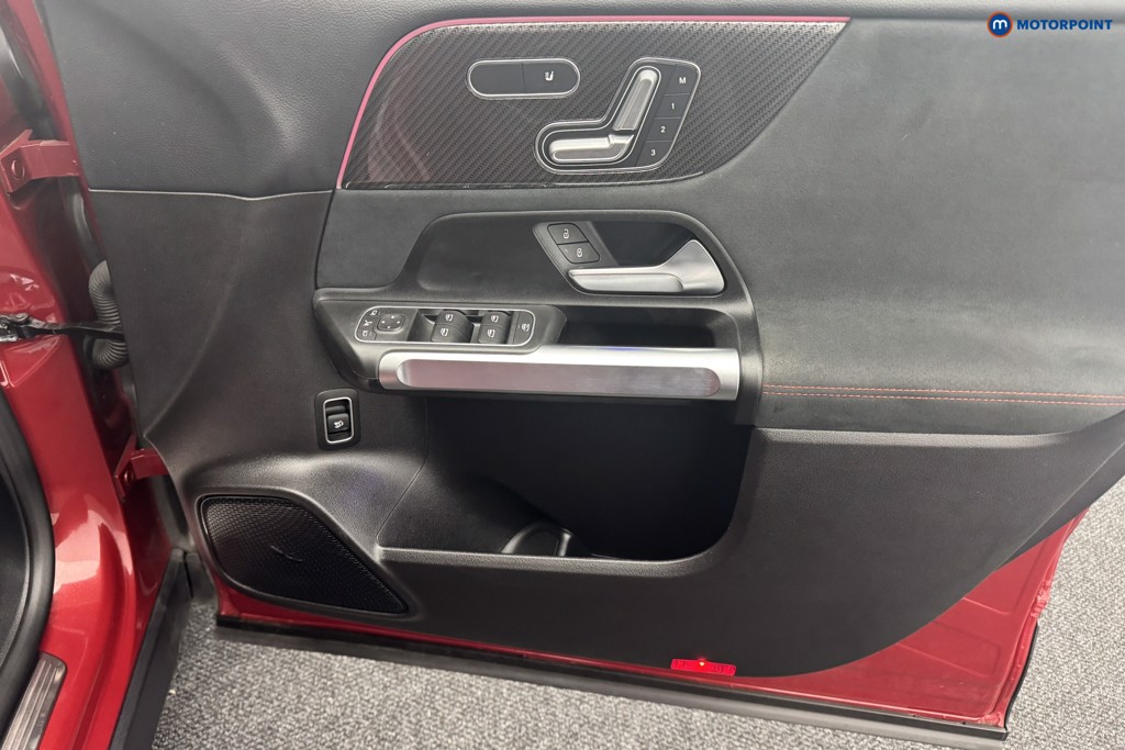 Mercedes-Benz GLB Amg Line Automatic Diesel SUV - Stock Number (1563612) - 17th supplementary image