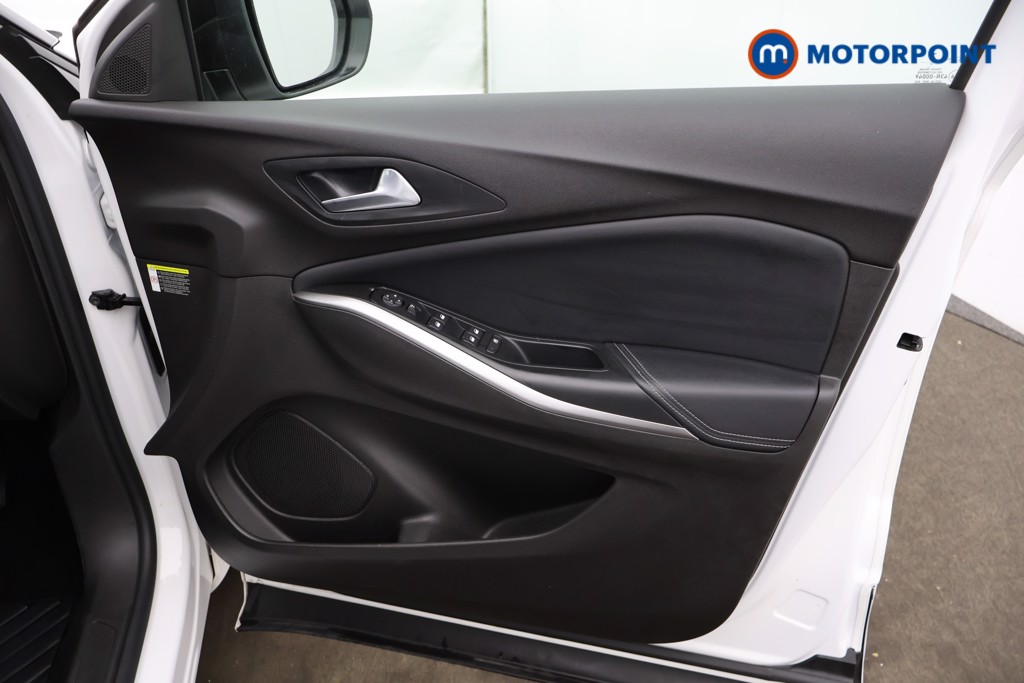 Vauxhall Grandland Ultimate Manual Petrol SUV - Stock Number (1563981) - 8th supplementary image