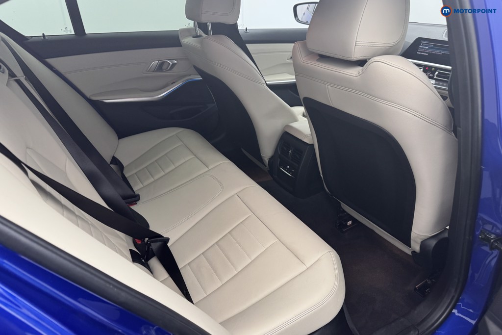 BMW 3 Series M Sport Automatic Petrol Plug-In Hybrid Saloon - Stock Number (1564038) - 7th supplementary image