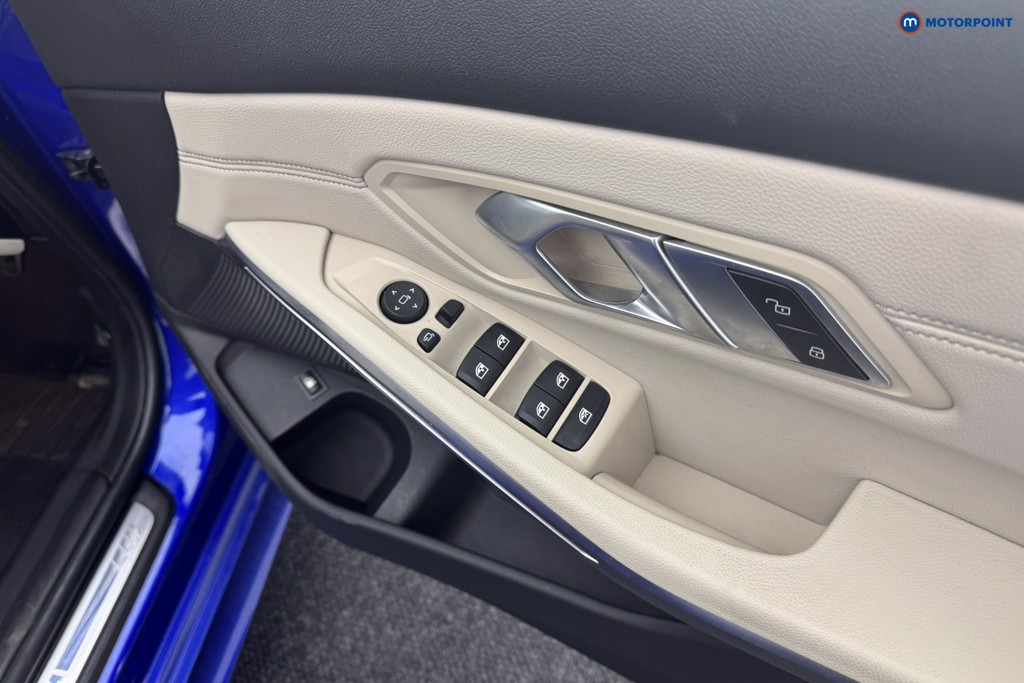 BMW 3 Series M Sport Automatic Petrol Plug-In Hybrid Saloon - Stock Number (1564038) - 17th supplementary image