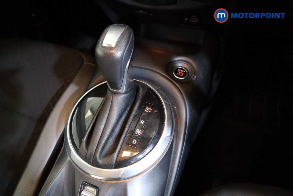 Nissan Juke N-Connecta Automatic Petrol SUV - Stock Number (1564963) - 8th supplementary image