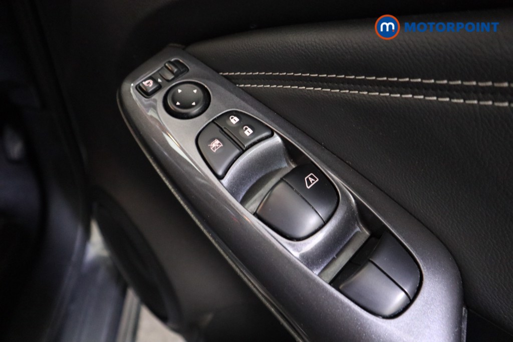 Nissan Juke N-Connecta Automatic Petrol SUV - Stock Number (1564963) - 10th supplementary image