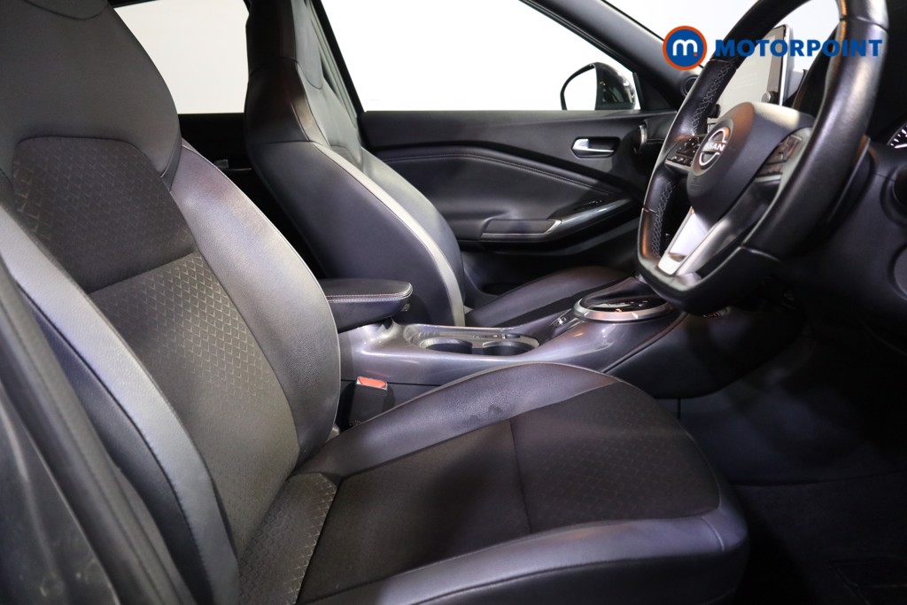 Nissan Juke N-Connecta Automatic Petrol SUV - Stock Number (1564963) - 11th supplementary image