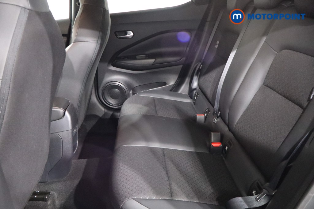 Nissan Juke N-Connecta Automatic Petrol SUV - Stock Number (1564971) - 5th supplementary image