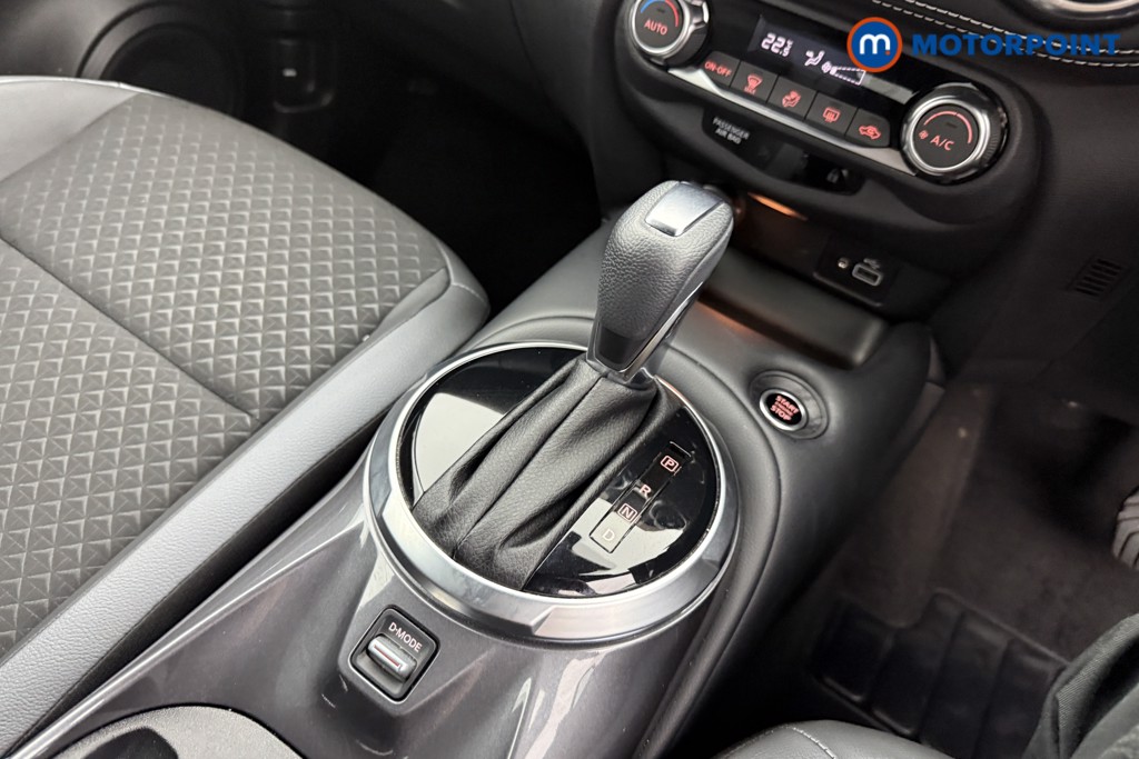 Nissan Juke N-Connecta Automatic Petrol SUV - Stock Number (1564984) - 12th supplementary image