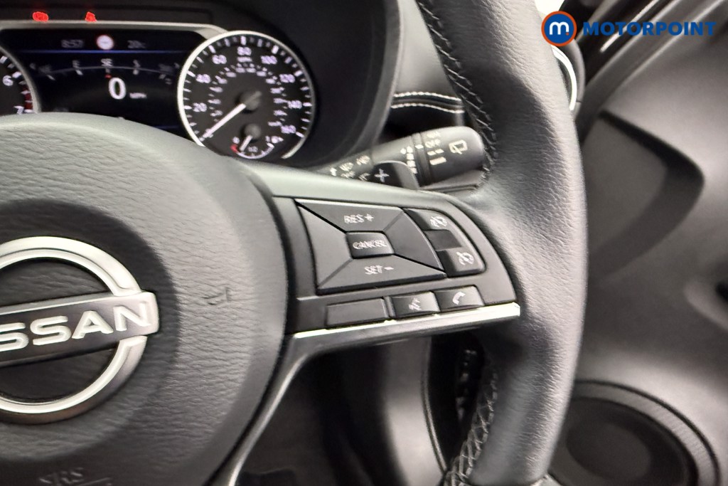 Nissan Juke N-Connecta Automatic Petrol SUV - Stock Number (1564984) - 14th supplementary image