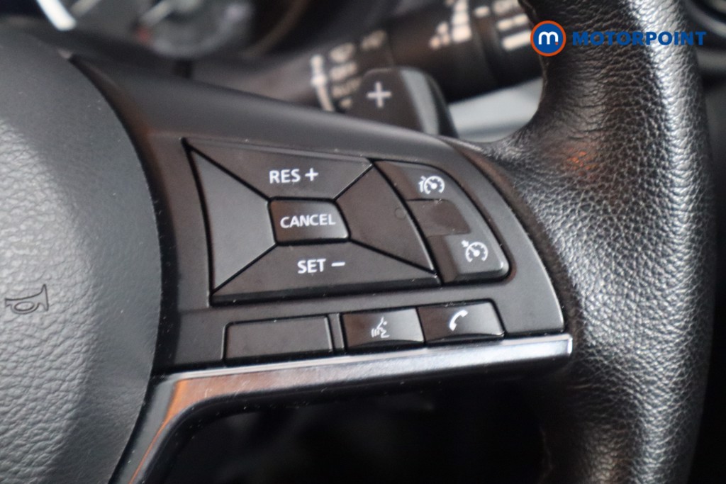 Nissan Juke N-Connecta Automatic Petrol SUV - Stock Number (1564993) - 8th supplementary image