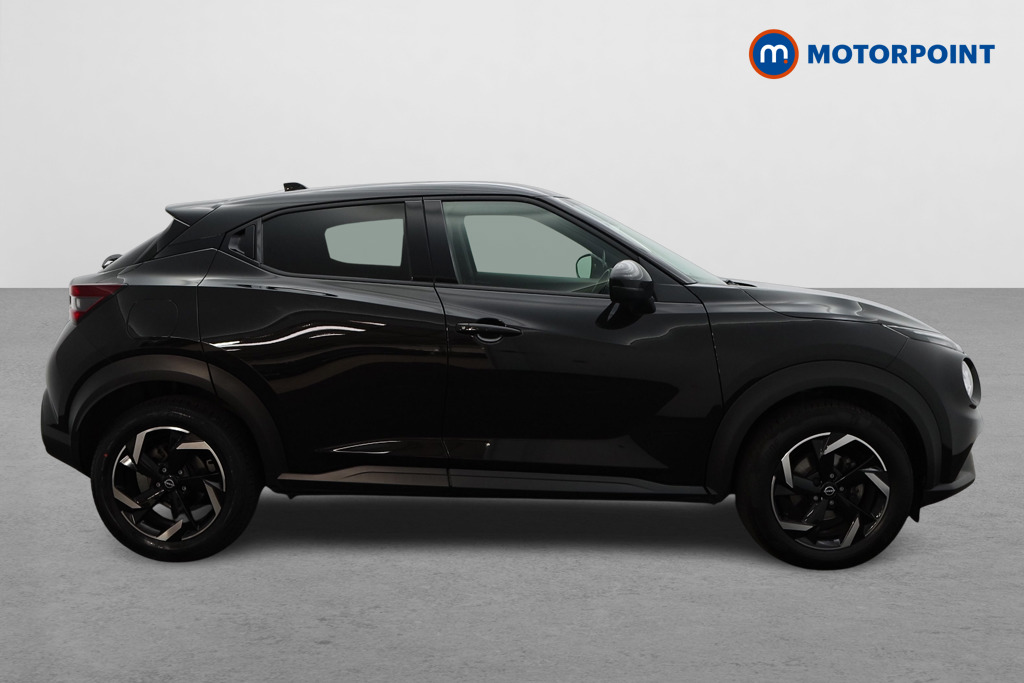 Nissan Juke N-Connecta Automatic Petrol SUV - Stock Number (1565000) - Drivers side
