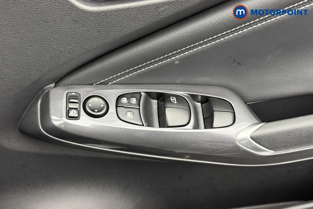 Nissan Juke N-Connecta Automatic Petrol SUV - Stock Number (1565008) - 16th supplementary image