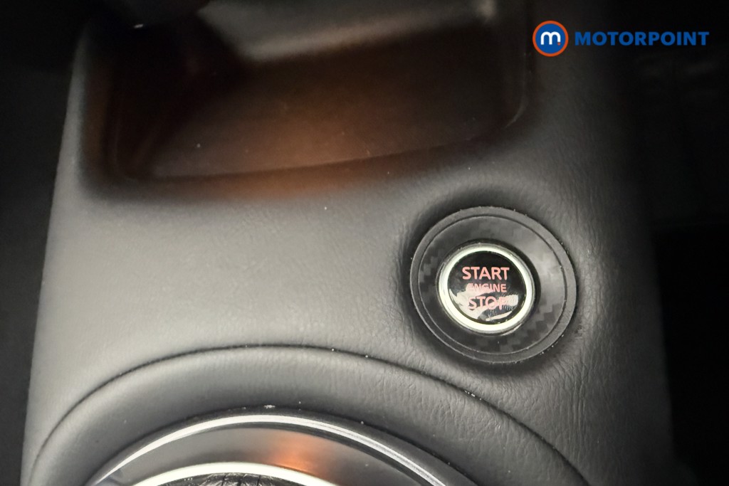 Nissan Juke N-Connecta Manual Petrol SUV - Stock Number (1565080) - 11th supplementary image