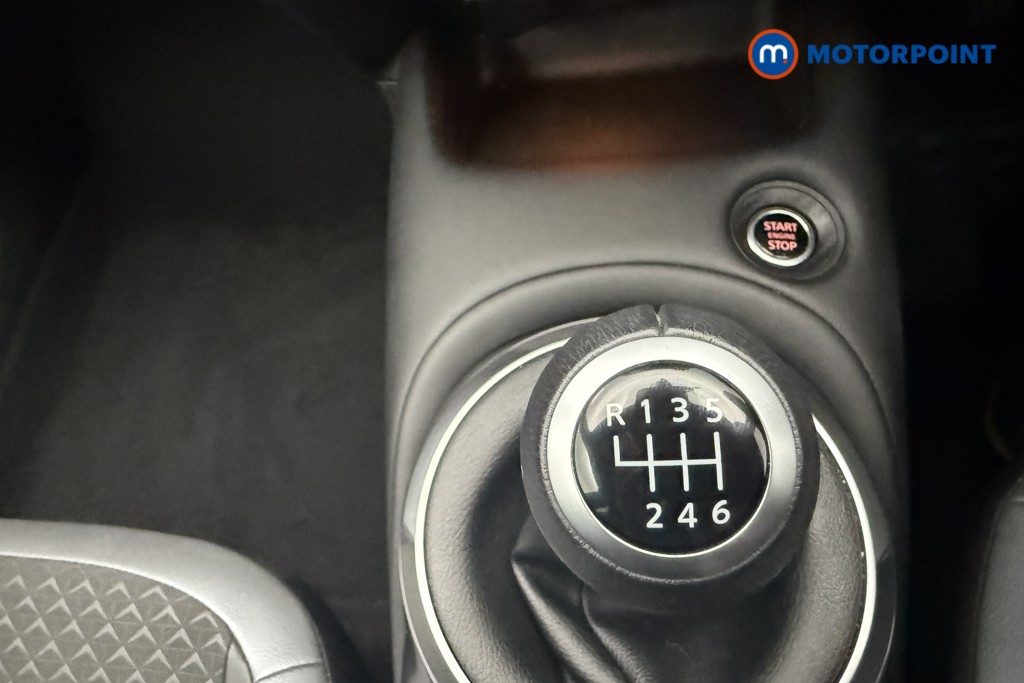 Nissan Juke N-Connecta Manual Petrol SUV - Stock Number (1565080) - 12th supplementary image