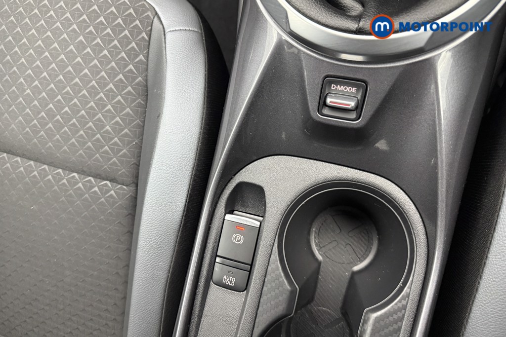 Nissan Juke N-Connecta Manual Petrol SUV - Stock Number (1565080) - 13th supplementary image