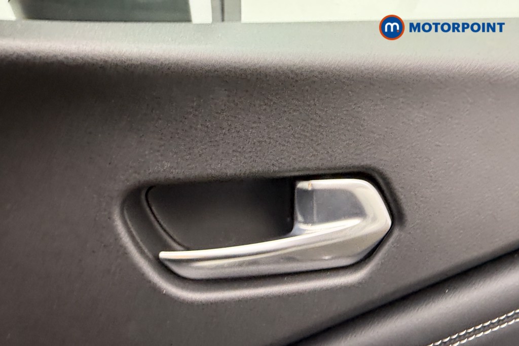 Nissan Juke N-Connecta Manual Petrol SUV - Stock Number (1565080) - 17th supplementary image