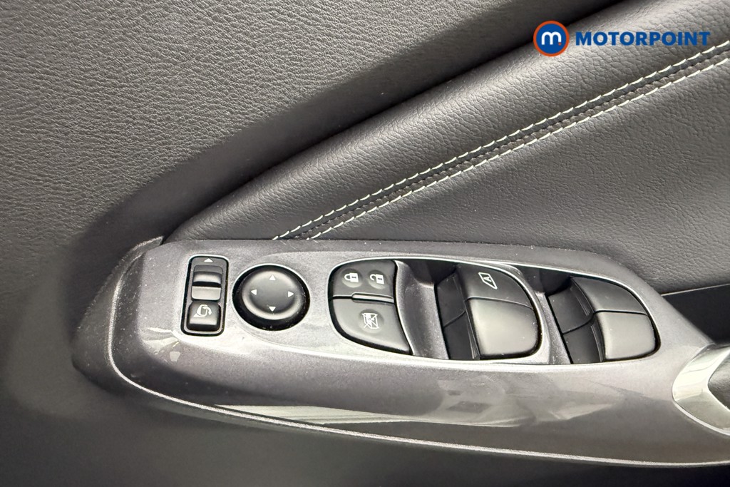 Nissan Juke N-Connecta Manual Petrol SUV - Stock Number (1565080) - 18th supplementary image