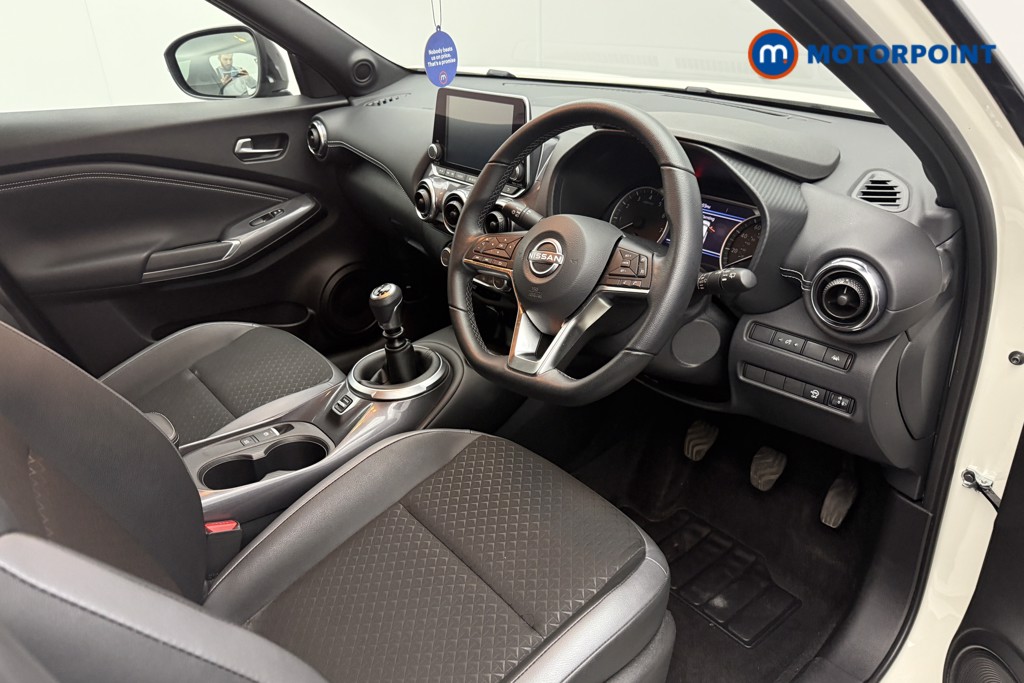 Nissan Juke N-Connecta Manual Petrol SUV - Stock Number (1565080) - 1st supplementary image