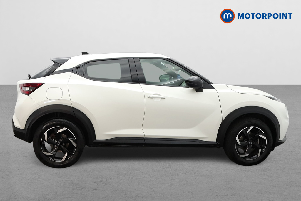 Nissan Juke N-Connecta Manual Petrol SUV - Stock Number (1565080) - Drivers side