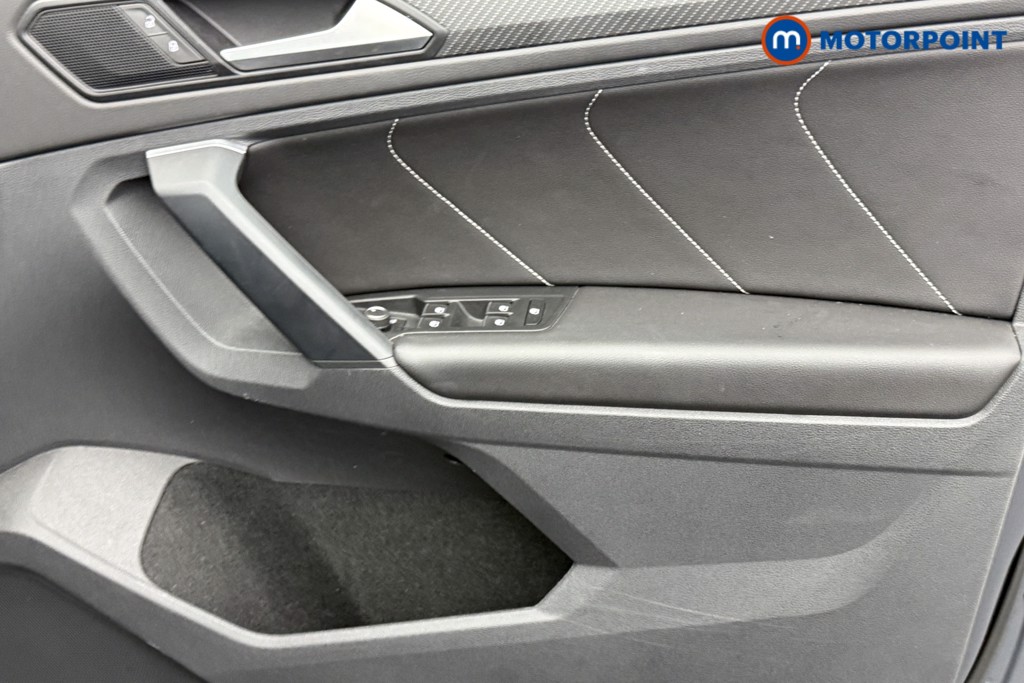 Volkswagen Tiguan R-Line Automatic Petrol SUV - Stock Number (1565557) - 18th supplementary image