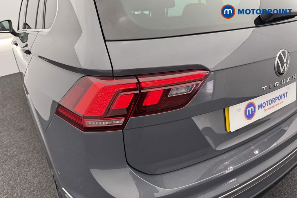 Volkswagen Tiguan R-Line Automatic Petrol SUV - Stock Number (1565557) - 26th supplementary image