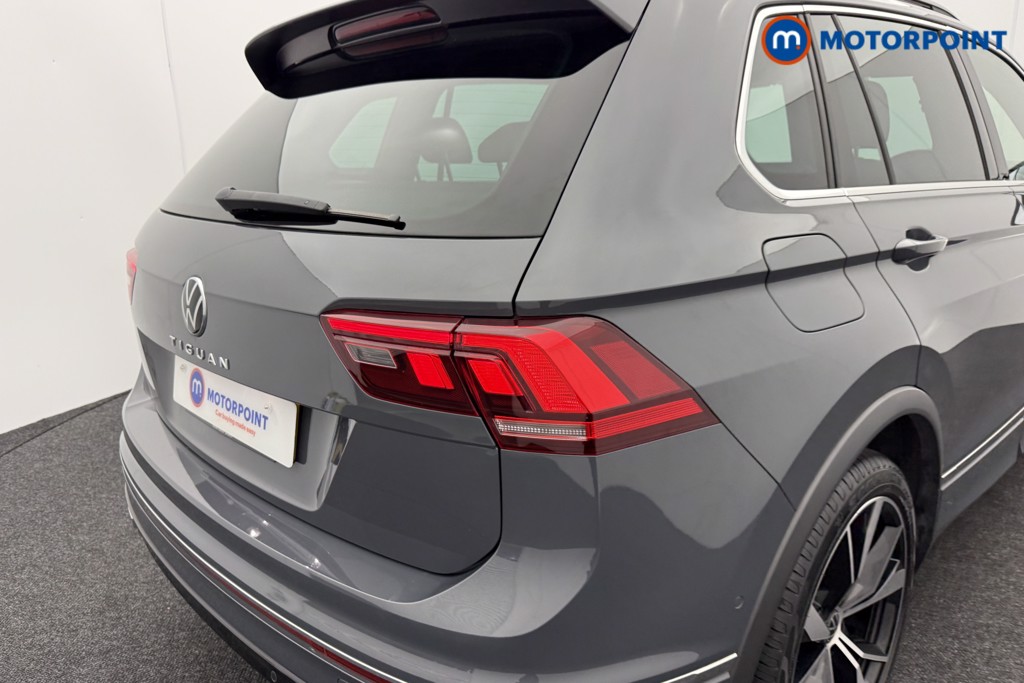 Volkswagen Tiguan R-Line Automatic Petrol SUV - Stock Number (1565557) - 27th supplementary image