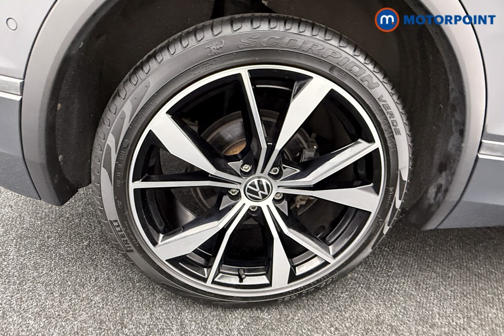 Volkswagen Tiguan R-Line Automatic Petrol SUV - Stock Number (1565557) - 32nd supplementary image