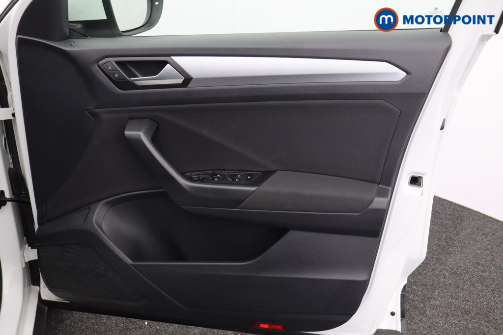 Volkswagen T-Roc Life Automatic Petrol SUV - Stock Number (1565585) - 12th supplementary image