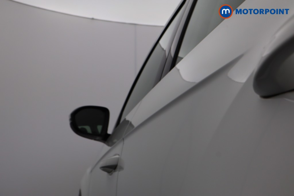Volkswagen T-Roc Life Automatic Petrol SUV - Stock Number (1565585) - 29th supplementary image