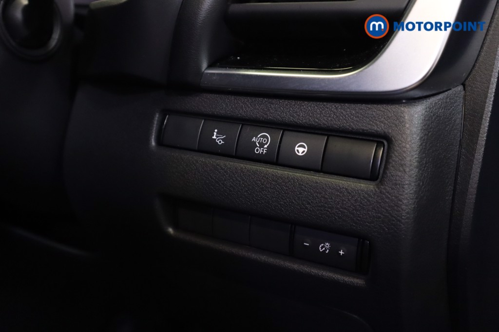Nissan Qashqai Premiere Edition Manual Petrol SUV - Stock Number (1565631) - 4th supplementary image