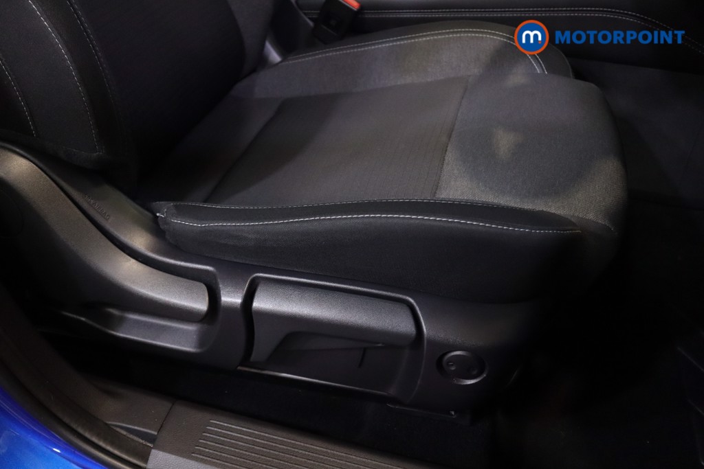 Nissan Qashqai Premiere Edition Manual Petrol SUV - Stock Number (1565631) - 6th supplementary image