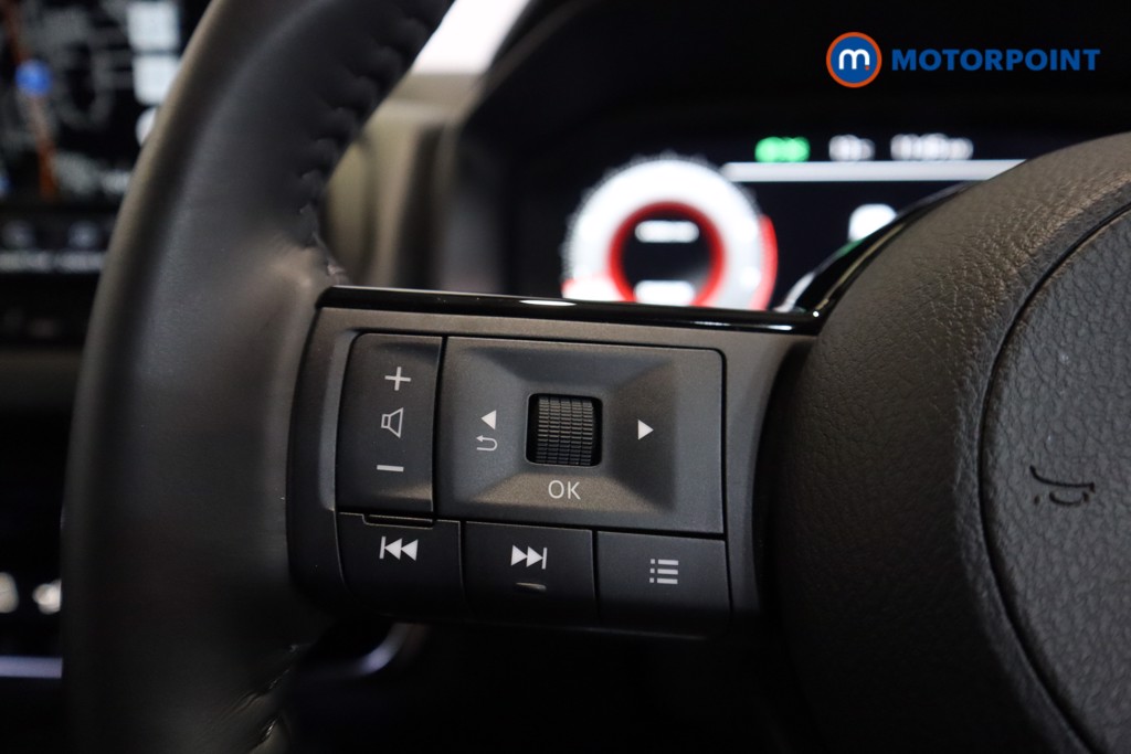 Nissan Qashqai Premiere Edition Manual Petrol SUV - Stock Number (1565631) - 8th supplementary image
